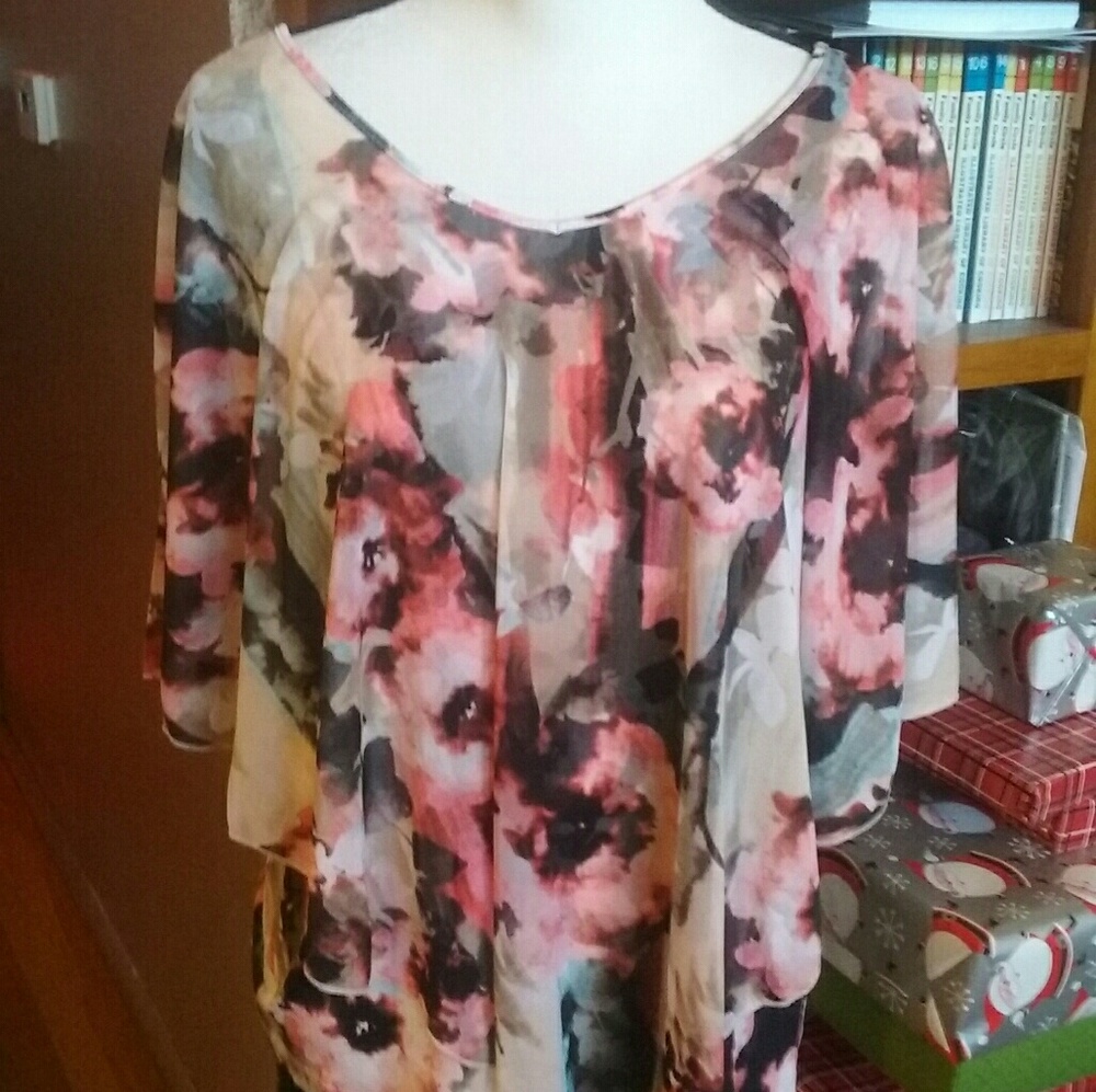 Susan Lawrence Top